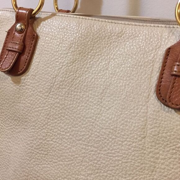 Valentina Off White Pebbled Cream Leather Handbag - Picture 7 of 12